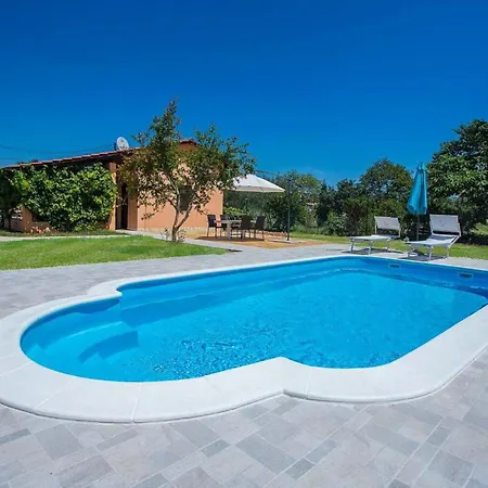 Dom wakacyjny Casa Luka Vareski