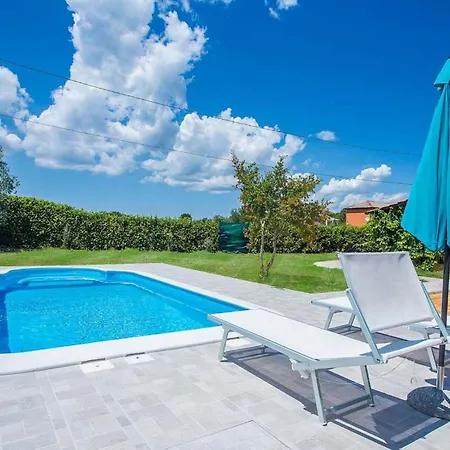 Casa Luka Vareski Ferienhaus