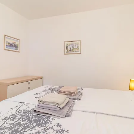 Lovely In With Kitchen Holiday home Kastel