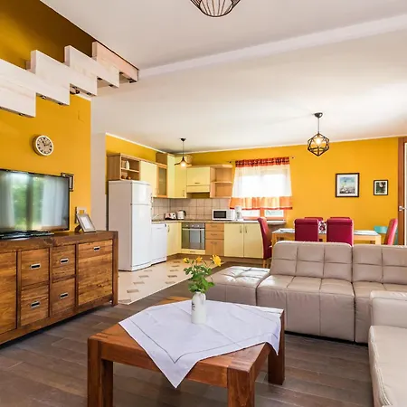 Lovely In With Kitchen Holiday home