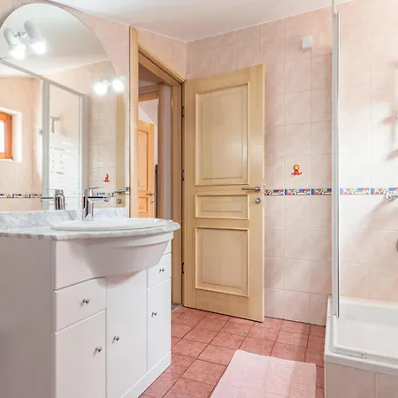 Holiday home Lovely In With Kitchen